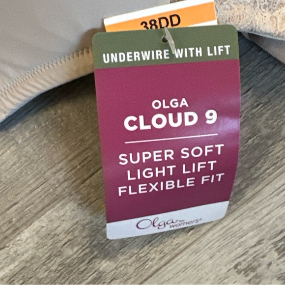 Olga Warner's NWT Cloud 9 Light Lift Flexible Fit underwire Bra 38DD - Picture 3 of 5